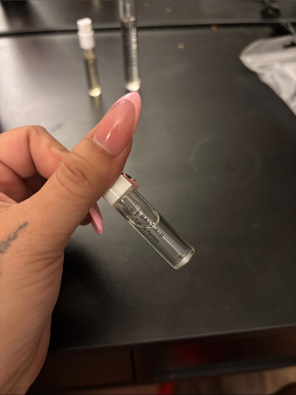 2 sample Skylar - 1 Juliette has a gun travel size - Picture 5 of 7